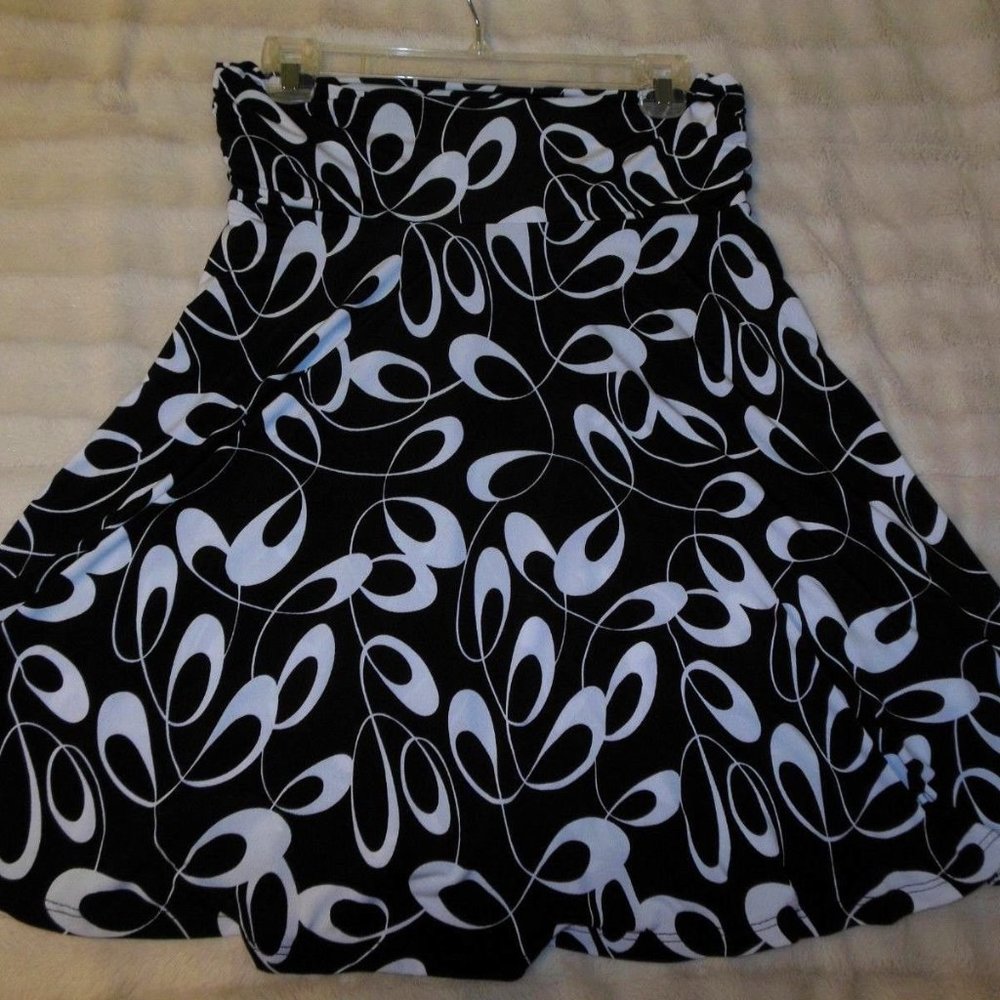 New Maurice's Black & White Doodle Print Skirt M